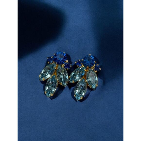 Vintage 50s Blue Cocktail Clip Earring Pear Shape Turquoise Cut Glass Rhinestone - Picture 2 of 3